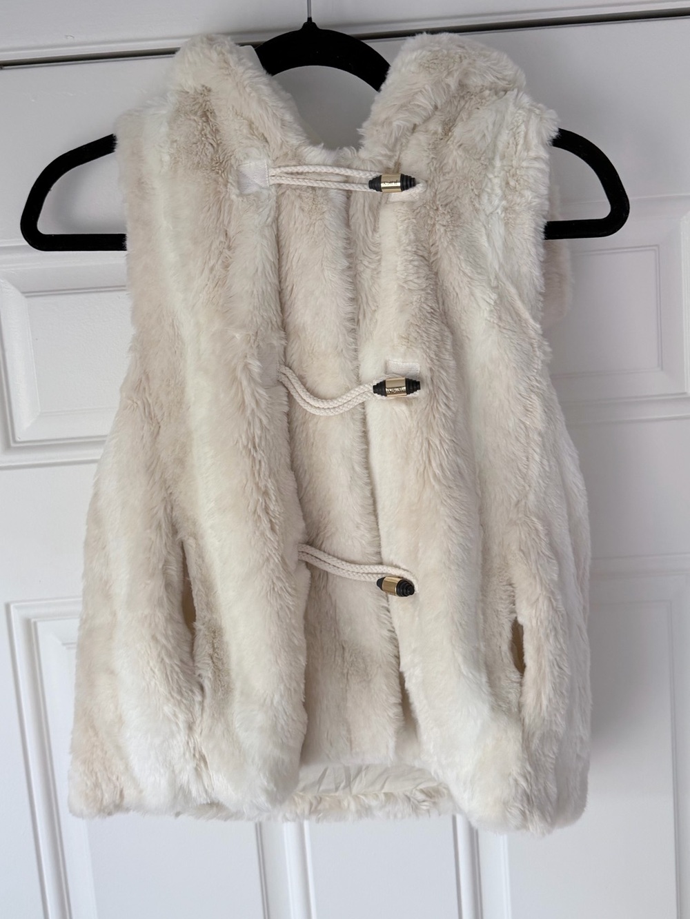 Juicy Couture size m faux fur vest with hood Y2K ivory
